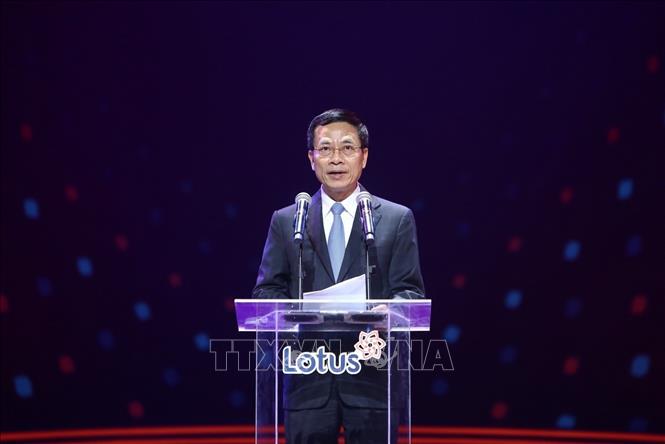 Photo: Minister of Information and Communications Nguyen Manh Hung speaks at the launching ceremony. VNA Photo: Minh Quyết