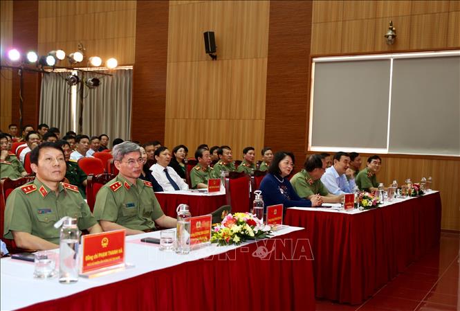Trong ảnh: Phó Chủ tịch nước Đặng Thị Ngọc Thịnh và các đại biểu dự buổi gặp mặt. Ảnh: Dương Giang - TTXVN