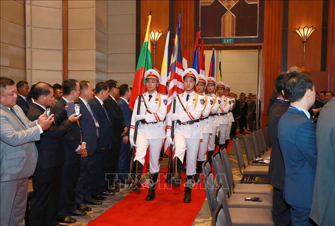 Trong ảnh: Lễ rước cờ khai mạc Hội nghị Tư lệnh Cảnh sát các nước ASEAN lần thứ 39. Ảnh: Doãn Tấn - TTXVN