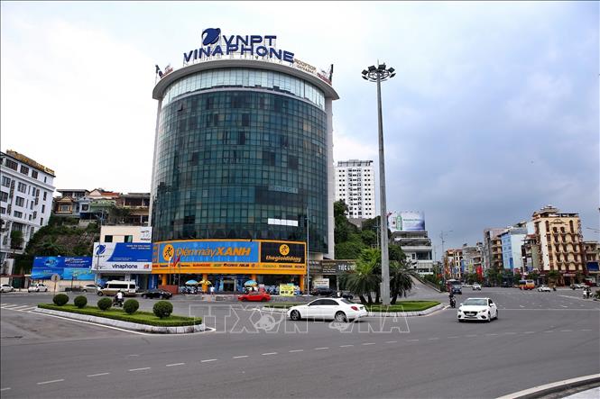 Trong ảnh: Tòa nhà Trung tâm Viễn thông Quảng Ninh. Ảnh: Minh Quyết – TTXVN