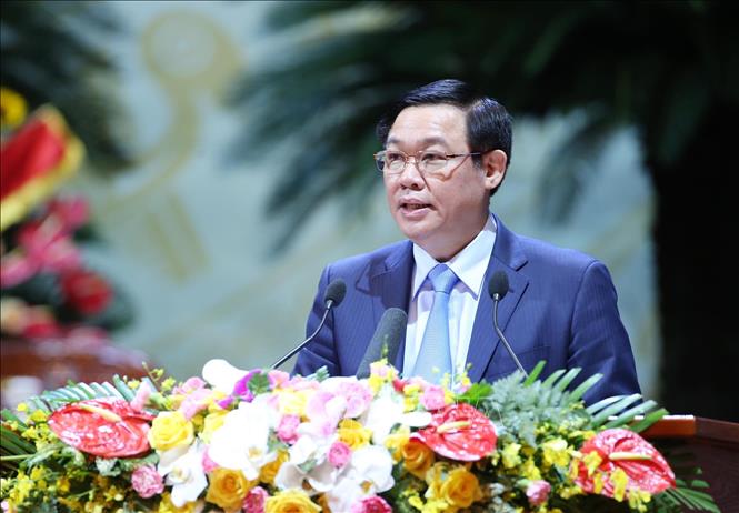 Trong ảnh: Ủy viên Bộ Chính trị, Phó Thủ tướng Vương Đình Huệ phát biểu với Đại hội về tình hình và nhiệm vụ phát triển kinh tế-xã hội của đất nước; công tác phối hợp giữa Chính phủ và Ủy ban Trung ương MTTQ Việt Nam. Ảnh: TTXVN