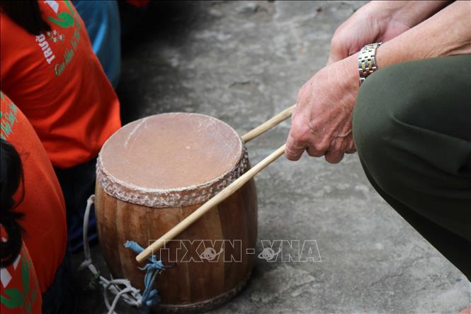 Trong ảnh: Chiếc trống quân trong biểu diễn trống quân Bùi Xá, huyện Thuận Thành, tỉnh Bắc Ninh. Ảnh: Diệp Trương - TTXVN