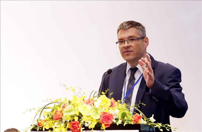 Trong ảnh: Ông Jürgen Hartwig, Giám đốc Chương trình đổi mới sáng tạo nghề Việt Nam phát biểu tại Hội thảo. Ảnh: Anh Tuấn – TTXVN