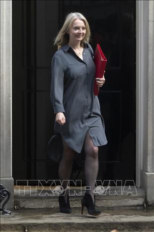 Trong ảnh: Bộ trưởng Thương mại quốc tế Anh Liz Truss sau khi dự cuộc họp nội các tại London ngày 4/9/2019. Ảnh: THX/ TTXVN