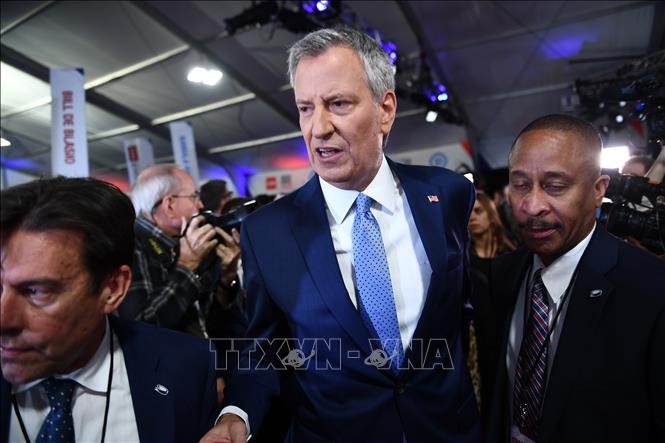 Trong ảnh: Thị trưởng New York Bill de Blasio tới dự cuộc tranh luận trực tiếp của các ứng cử viên Tổng thống đảng Dân chủ tại Detroit, Michigan, Mỹ, ngày 31/7/2019. Ảnh: AFP/ TTXVN