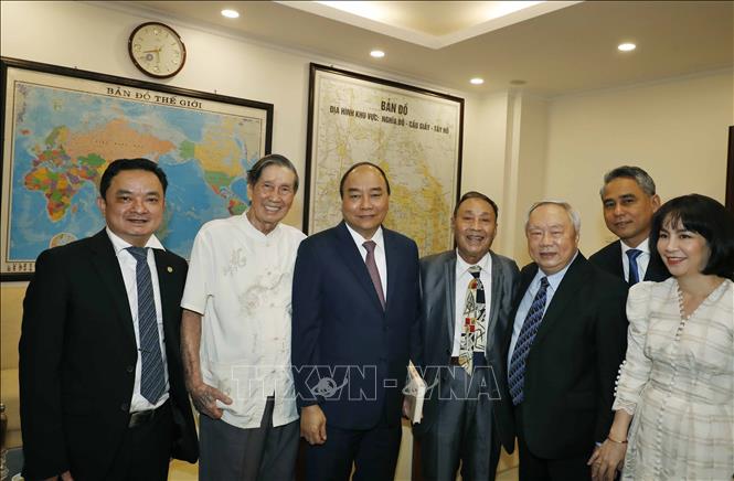  Trong ảnh: Thủ tướng Nguyễn Xuân Phúc và các đại biểu. Ảnh: Thống Nhất - TTXVN