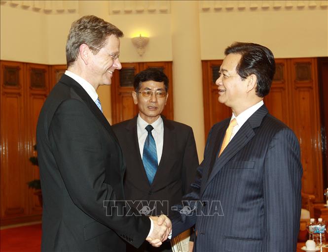 Trong ảnh: Ngày 4/6/2011, tại Hà Nội, Thủ tướng Nguyễn Tấn Dũng tiếp Bộ trưởng Ngoại giao CHLB Đức Guido Westerwelle thăm chính thức Việt Nam. Ảnh: Doãn Tấn – TTXVN