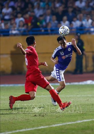 Photo: Hanoi players’ efforts at last minutes of the match. VNA Photo: Trọng Đạt