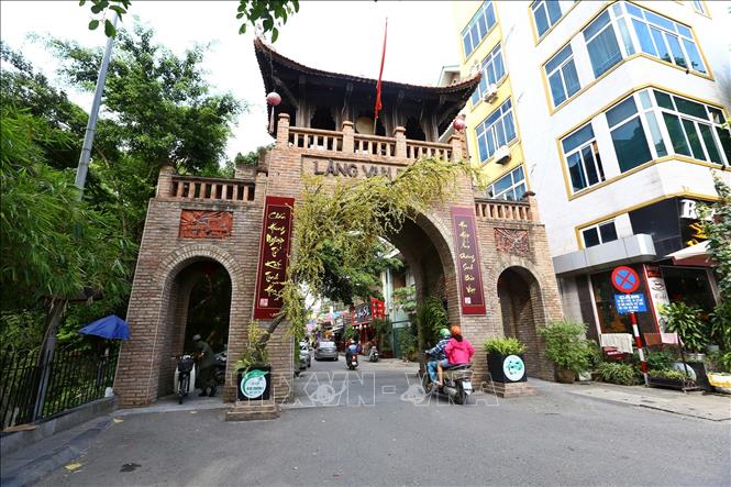 Trong ảnh: Làng lụa Vạn Phúc cách trung tâm Thủ đô Hà Nội chừng 11 km về phía Tây Bắc. Ảnh: Minh Quyết - TTXVN