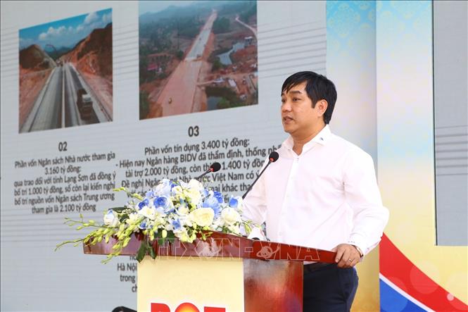 Trong ảnh: Ông Hồ Minh Hoàng, Tổng giám đốc Công ty Cổ phần Đầu tư Đèo Cả phát biểu. Ảnh: Minh Quyết - TTXVN