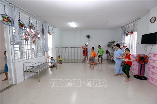 Trong ảnh: Một phòng ở của các trẻ em tại Trung tâm. Ảnh: Anh Tuấn – TTXVN