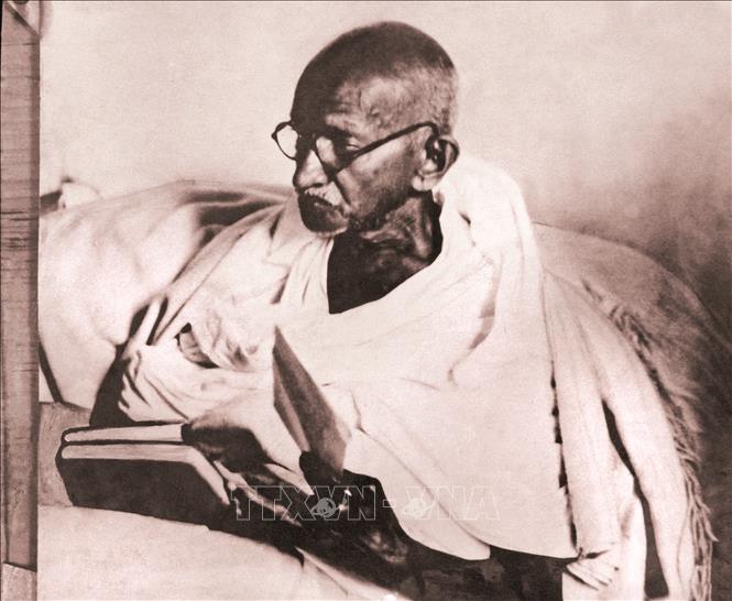 Trong ảnh: Mohandas Karamchand Gandhi được người dân Ấn Độ gọi là 
