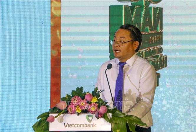 Giám đốc Vietcombank Cần Thơ Trần Long Giang phát biểu tại buổi lễ. Ảnh: Thanh Liêm - TTXVN