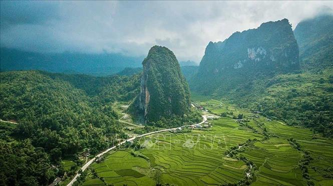 Ngày 12/4/2018, UNESCO đã thông qua Nghị quyết công nhận Công viên Địa chất Non nước Cao Bằng là Công viên Địa chất Toàn cầu. Trong ảnh: Non nước Cao Bằng. Ảnh: Trọng Đạt - TTXVN