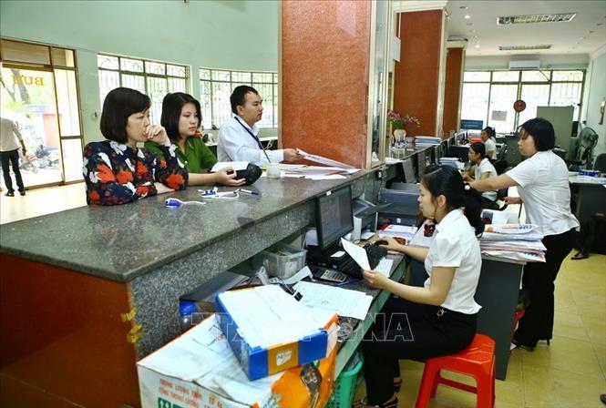 Trong ảnh: Quầy giao dịch khách hàng tại Trung tâm Bưu điện tỉnh Cao Bằng. Ảnh: Minh Quyết – TTXVN