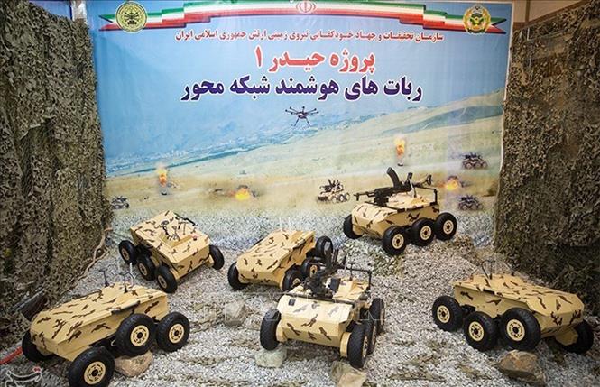 Trong ảnh: Quân đội Iran cũng 