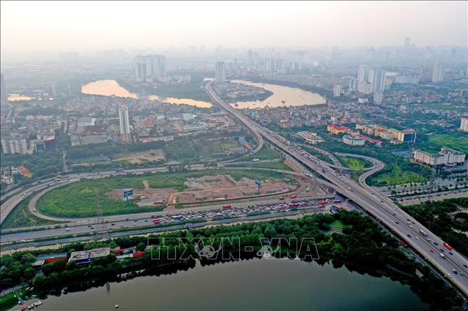 Trong ảnh: Cửa ngõ phía Nam Thủ đô. Ảnh: Ngọc Hà - TTXVN