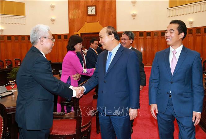 Trong ảnh: Thủ tướng Nguyễn Xuân Phúc với các Đại sứ, Trưởng cơ quan đại diện Việt Nam ở nước ngoài. Ảnh: Doãn Tấn - TTXVN