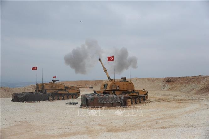 Trong ảnh (do Bộ Quốc phòng Thổ Nhĩ Kỳ cung cấp): Quân đội Thổ Nhĩ Kỳ bắt đầu chiến dịch tấn công các tay súng người Kurd ở Đông Bắc Syria ngày 9/10/2019. Ảnh: THX/TTXVN 