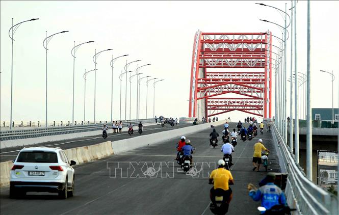 Trong ảnh: Cầu Hoàng Văn Thụ. Ảnh: An Đăng - TTXVN