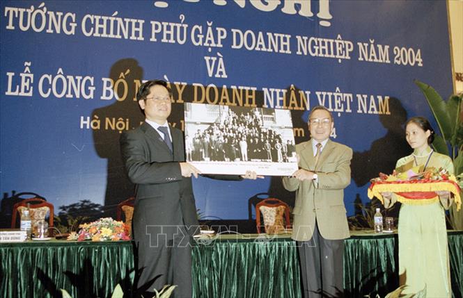 Ý tưởng 1: Bộ sách kinh doanh và lãnh đạo, giúp doanh nhân nâng cao kiến thức và kỹ năng quản lý.
