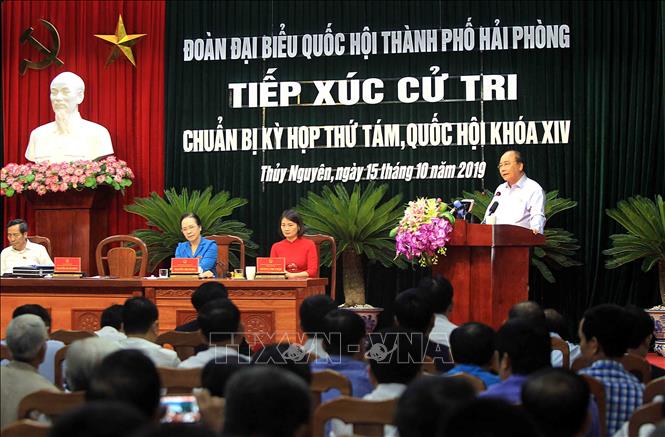 Trong ảnh: Thủ tướng Nguyễn Xuân Phúc phát biểu tại buổi tiếp xúc cử tri huyện Thủy Nguyên, thành phố hải Phòng. Ảnh: An Đăng - TTXVN