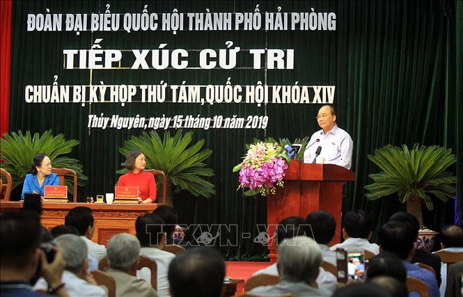Trong ảnh: Thủ tướng Nguyễn Xuân Phúc phát biểu tại buổi tiếp xúc cử tri huyện Thủy Nguyên, thành phố hải Phòng. Ảnh: An Đăng - TTXVN