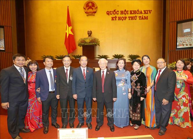 Trong ảnh: Tổng Bí thư, Chủ tịch nước Nguyễn Phú Trọng với đoàn đại biểu Quốc hội tỉnh Bắc Giang. Ảnh: Trí Dũng - TTXVN