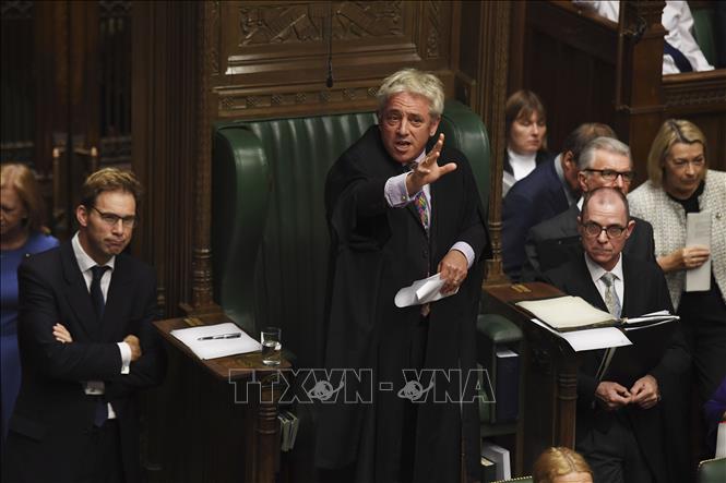 Trong ảnh: Chủ tịch Hạ viện Anh John Bercow (giữa) phát biểu tại phiên họp của Hạ viện ở London ngày 21/10/2019. Ảnh: THX/TTXVN