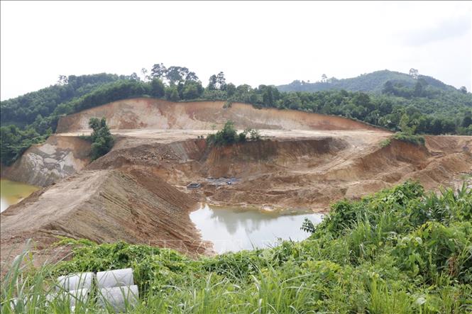 Trong ảnh: Hồ chứa nước thải của Nhà máy tuyển quặng Graphite Báo Đáp, huyện Trấn Yên (Yên Bái). Ảnh: Đức Tưởng-TTXVN