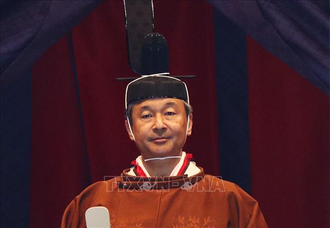 Trong ảnh: Nhà Vua Nhật Bản Naruhito trong nghi lễ đăng quang tại Hoàng cung Nhật Bản ở Tokyo ngày 22/10/2019. Ảnh: AFP/TTXVN