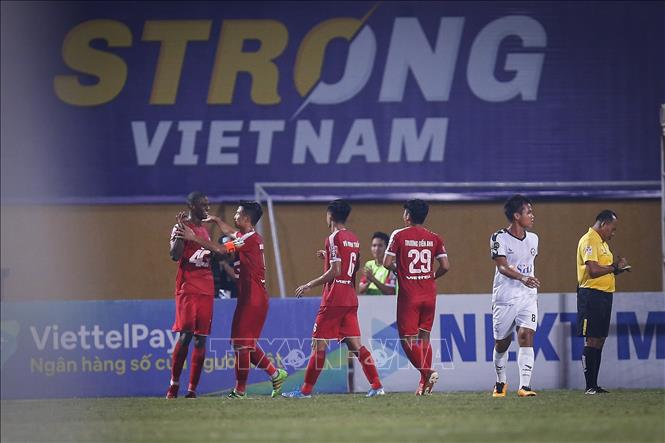 Trong ảnh: Các cầu thủ Viettel ăn mừng sau bàn thắng của của tiền đạo Bruno. Ảnh: Trọng Đạt - TTXVN