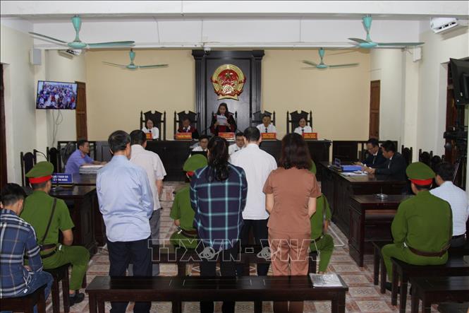 Toàn cảnh phiên tòa tòa tuyên án sáng 25/10. Ảnh: Nguyễn Chiến-TTXVN