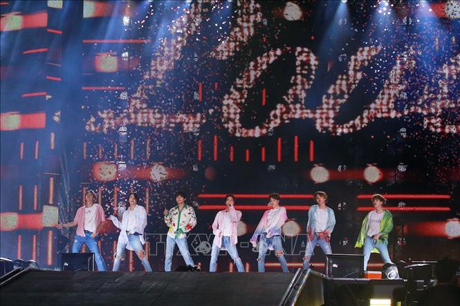 Trong ảnh: Nhóm nhạc BTS biểu diễn tại Riyadh, Saudi Arabia, ngày 11/10/2019. Ảnh: Yonhap/ TTXVN
