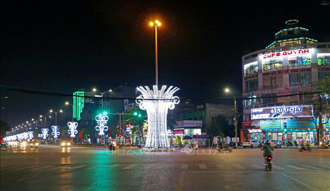 Photo: A corner of Hai Duong city by night. VNA Photo: Mạnh Tú