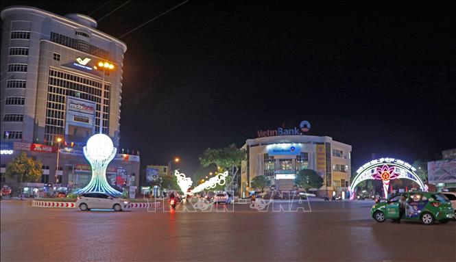 Photo: A corner of Hai Duong city by night. VNA Photo: Mạnh Tú