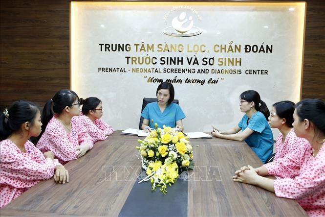 Trong ảnh: Trung tâm Sàng lọc, chẩn đoán trước sinh và sơ sinh - bệnh viện Phụ sản Hà Nội thực hiện nhiều kỹ thuật cao mang lại sự sống cho an toàn cho các sơ sinh và bà mẹ. Ảnh: Dương Ngọc - TTXVN