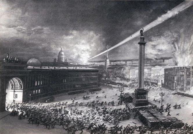 15.Trong ảnh: Đêm 7/11/1917 (25/10 theo lịch Nga cũ), quân khởi nghĩa tấn công vào Cung điện Mùa Đông ở Petrograd, mở đầu cuộc Cách mạng Tháng Mười Nga. Ảnh: Tư liệu/TTXVN phát