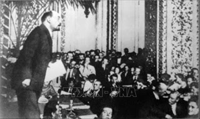 31.Trong ảnh: Đầu tháng 3/1919, Quốc tế Cộng sản thứ ba được thành lập tại Moskva dưới sự lãnh đạo của V.I.Lenin, đánh dấu sự thắng lợi của chủ nghĩa Mác – Lenin đối với khuynh hướng cơ hội hữu khuynh và chủ nghĩa sô-vanh. Ảnh: Tư liệu/TTXVN phát
