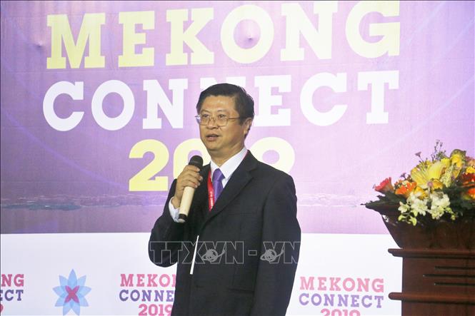 Phó Chủ tịch UBND thành phố Cần Thơ Trương Quang Hoài Nam phát biểu tại diễn đàn. Ảnh: Hồng Giang - TTXVN
