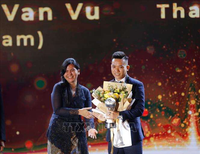 Trong ảnh: Giải Cầu thủ Futsal của năm thuộc về tuyển thủ futsal Việt Nam Trần Văn Vũ Ảnh: Trọng Đạt - TTXVN 