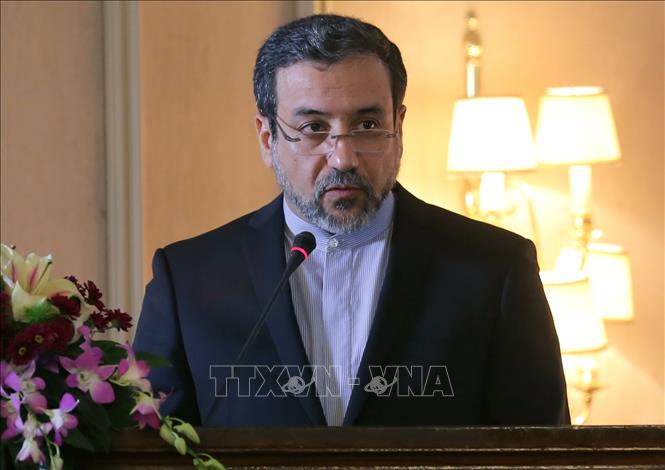 Trong ảnh (tư liệu): Thứ trưởng Ngoại giao Iran Abbas Araqchi phát biểu tại một sự kiện ở Tehran. Ảnh: AFP/TTXVN