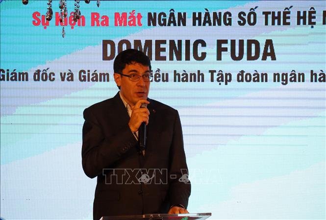 Trong ảnh: Ông Domenic Fuda - Tổng Giám đốc Tập đoàn Ngân hàng Hong Leong phát biểu tại buổi ra mắt. Ảnh: Tiến Lực – TTXVN