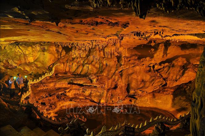 Photo: The fairy pond inside the cave worshiping Mother Goddess. VNA Photo: Minh Đức