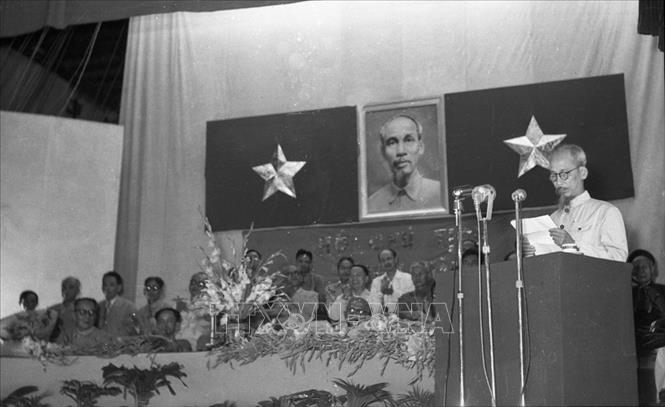 Trong ảnh: Chủ tịch Hồ Chí Minh phát biểu tại Đại hội thành lập Mặt trận Tổ quốc Việt Nam, kế tục sự nghiệp của Mặt trận Liên Việt, ngày 5/9/1955, tại Hà Nội. Ảnh: Tư liệu TTXVN