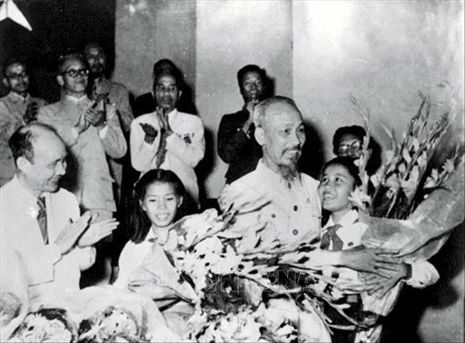 Trong ảnh: Chủ tịch Hồ Chí Minh tại Đại hội thành lập Mặt trận Tổ quốc Việt Nam, tổ chức tại Hà Nội, tháng 9/1955. Ảnh: Tư liệu TTXVN