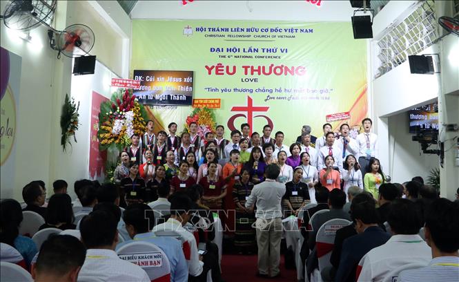 Trong ảnh: Ca đoàn Hội thánh hát Thánh ca trong lễ khai mạc Đại hội. Ảnh: Xuân Khu-TTXVN.