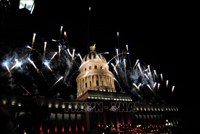 Trong ảnh: Tòa nhà Capitolio – trụ sở Quốc hội Cuba và công trình kiến trục đồ sộ nhất La Habana – trở nên lung linh trong Đại nhạc hội. Ảnh: Lê Hà - TTXVN