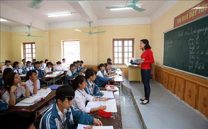 Trong ảnh: Giờ học tiếng Anh tại trường THPT Ân Thi. Ảnh: Phạm Kiên - TTXVN