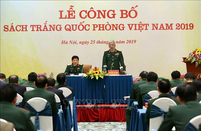 Trong ảnh: Thượng tướng Nguyễn Chí Vịnh, Thứ trưởng Bộ Quốc phòng trả lời câu hỏi của phóng viên các cơ quan báo chí trong nước và quốc tế. Ảnh: Dương Giang - TTXVN